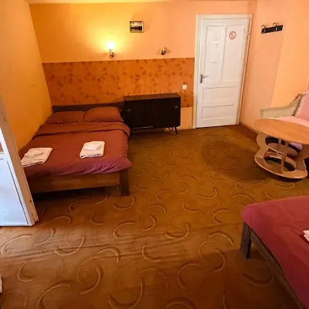 стара прага Inn *